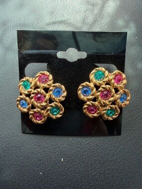 Swarovski Crystal SWAN Signed Vintage Clip On Earrings Gold Tone